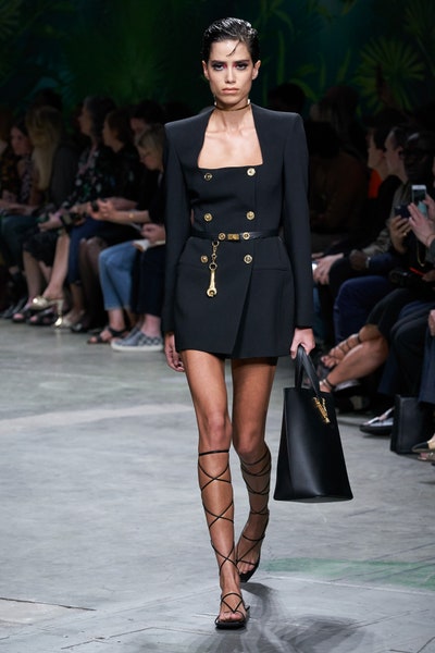 حزام مع سلسلة ذهبية من فرساتشي Versace
