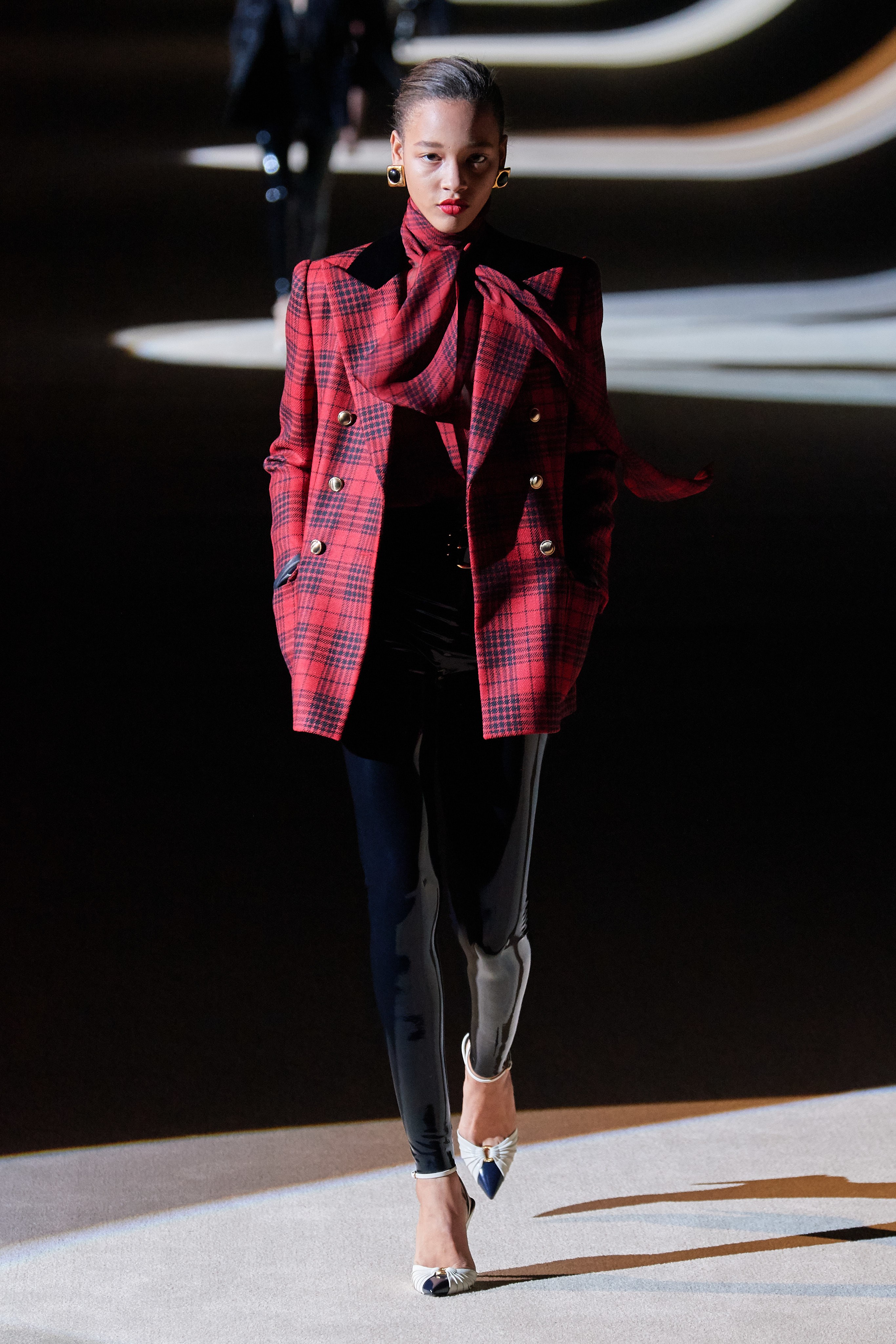 جاكيت كارو من سان لوران Saint Laurent
