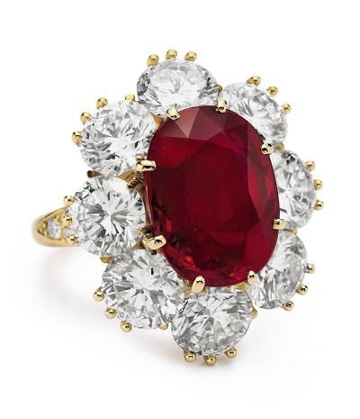خاتم اليزابيث تايلور من الياقوت الأحمر من فان كليف اند أربيلز Van Cleef & Arpels