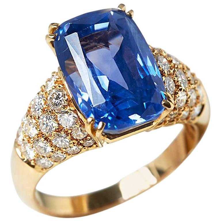 خاتم من الذهب الأصفر مرصع بالماس والياقوت من فان كليف اند اربيلز Van Cleef & Arpels