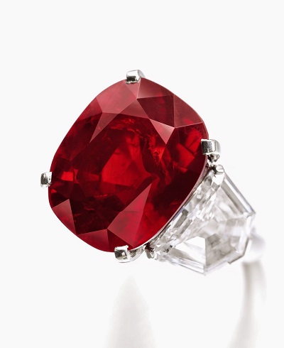 خاتم مرصع بياقوتة Ruby Sunrise من كارتييه Cartier