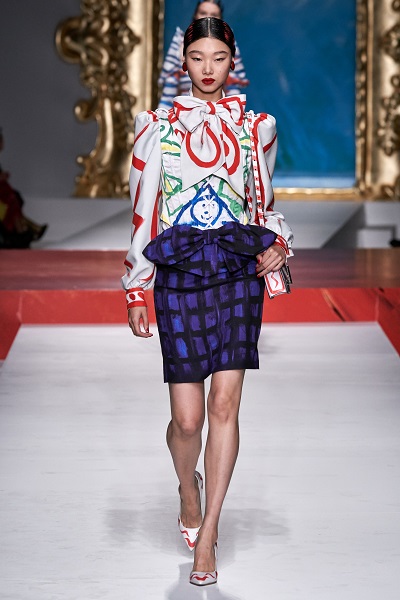 الأحذية المطبعة لدى موسكينو Moschino