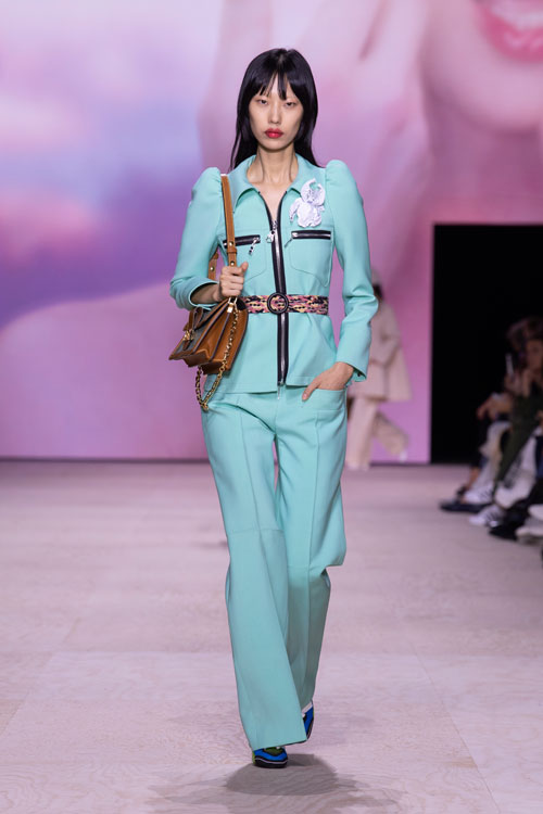 الأخضر المائي على منصة لويس فويتون Louis Vuitton