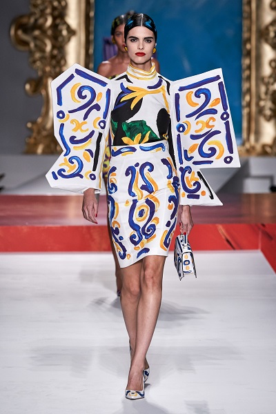 موضة الطبعات على منصة موسكينو Moschino