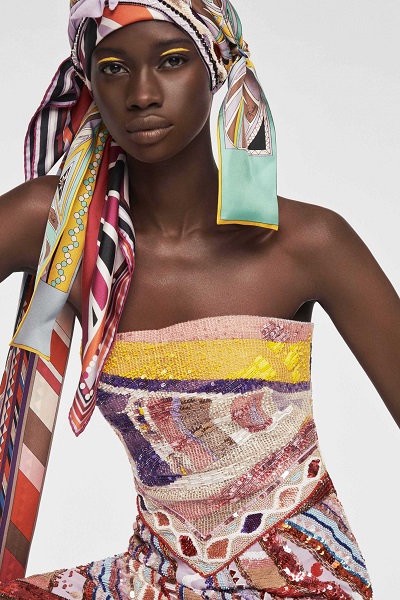 موضة التوربان مع الفستان لإطلالة صيفيو منعشة من إميليو بوتشي Emilio Pucci