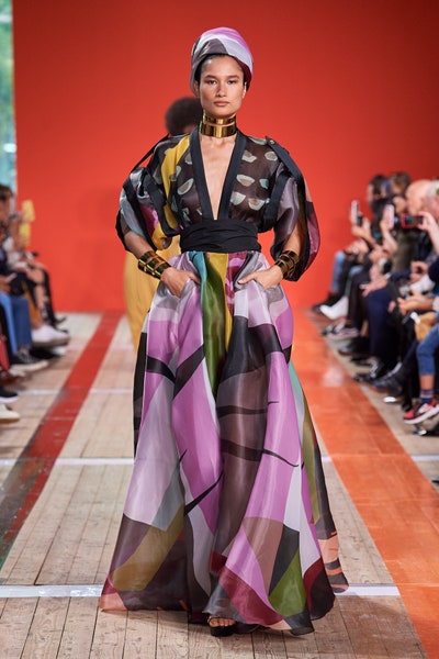 قفطان فاخر بالطبعات من غيلي صعب Elie Saab