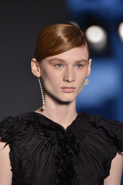 أقراط لؤلؤ طويلة متفاوتة من جايسن وو Jason Wu