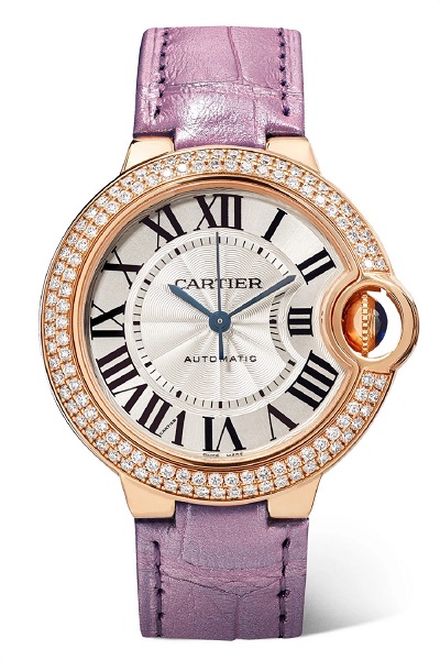 ساعة باللون الوردي من كارتييه Cartier