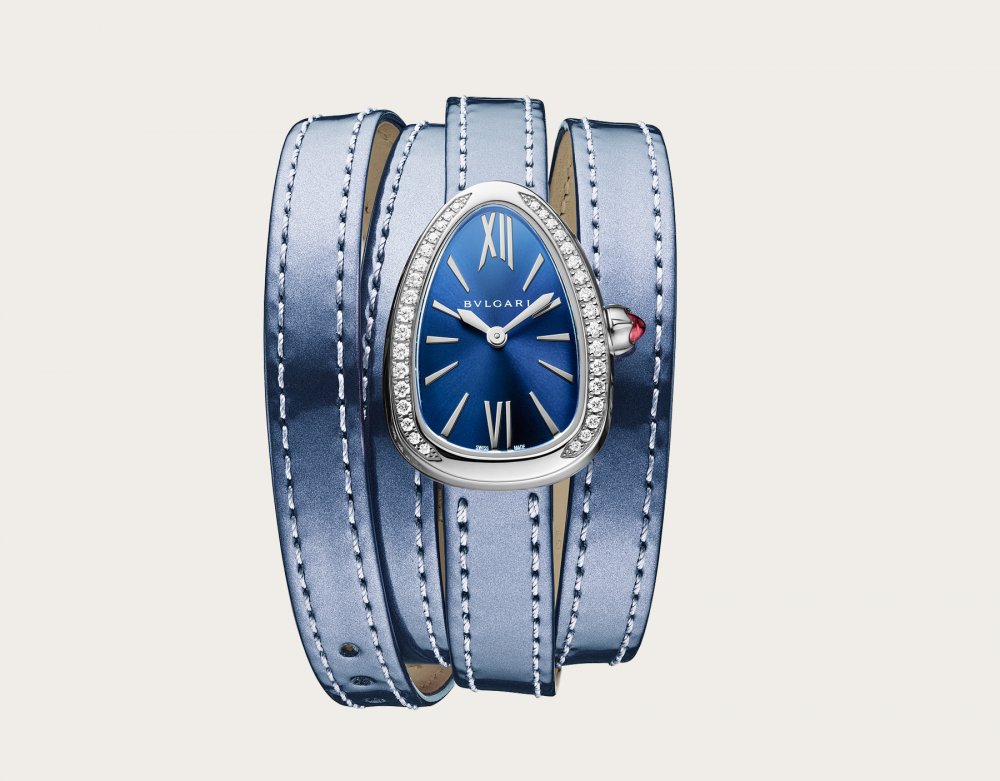 ساعة نسائية من الجلد الأزرق من بولغاري Bvlgari