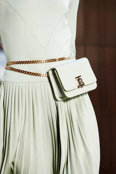شنطة خصر من بربري Burberry