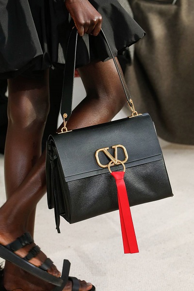 شنطة VRING من فالنتينو Valentino