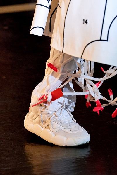 سنيكرز أبيض من أوف وايت Off-White