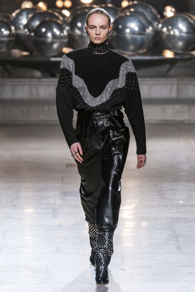 سروال جلد من مجموعة إيزابيل مارانت Isabel Marant لشتاء 2020