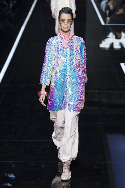 سوار كبير ملوّن من امبوريو أرماني Emporio Armani