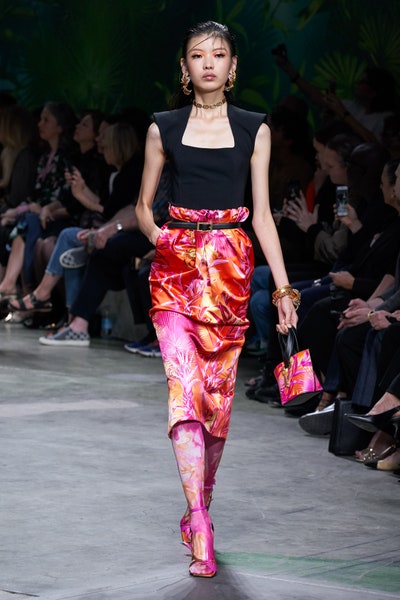 تنورة ميدي بطبعات الأشجار من فرساتشي Versace
