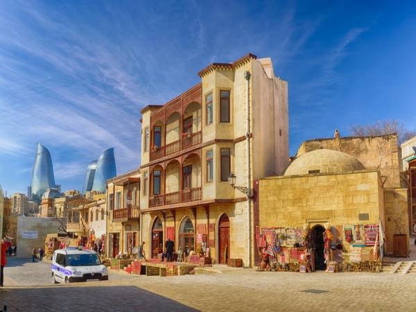 باكو: السياحة في عاصمة اذربيجان