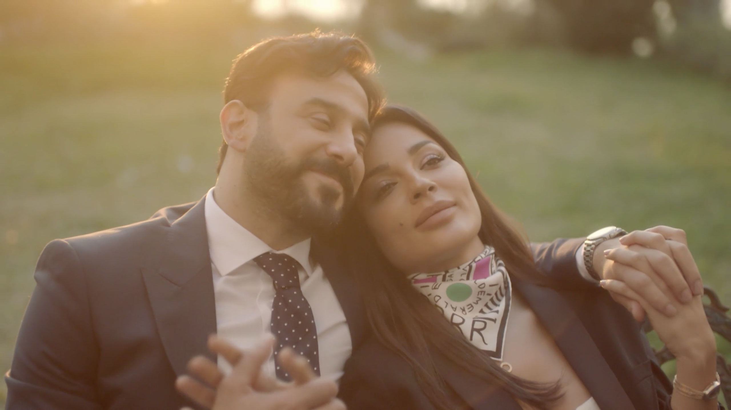 رومانسية نادين نجيم وقصي خولي في مسلسل خمسة ونص