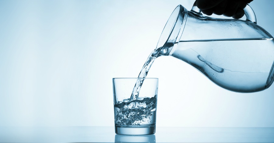 ضرورة شرب كميات وفيرة من الماء