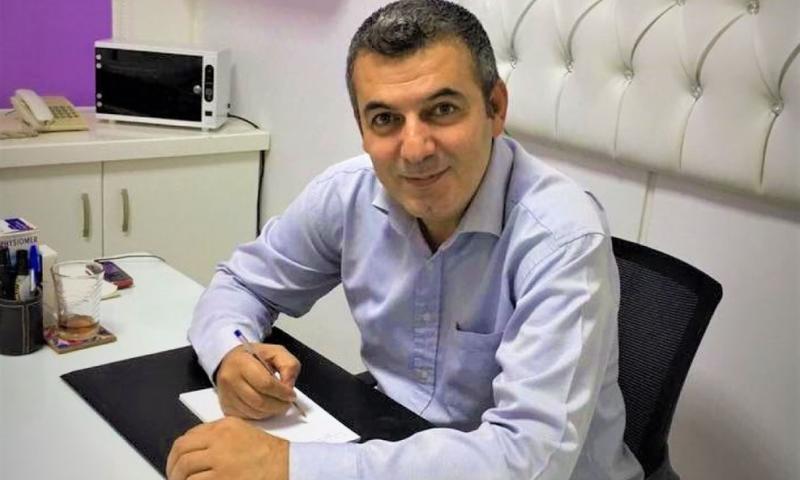 الدكتور علي وهبي
