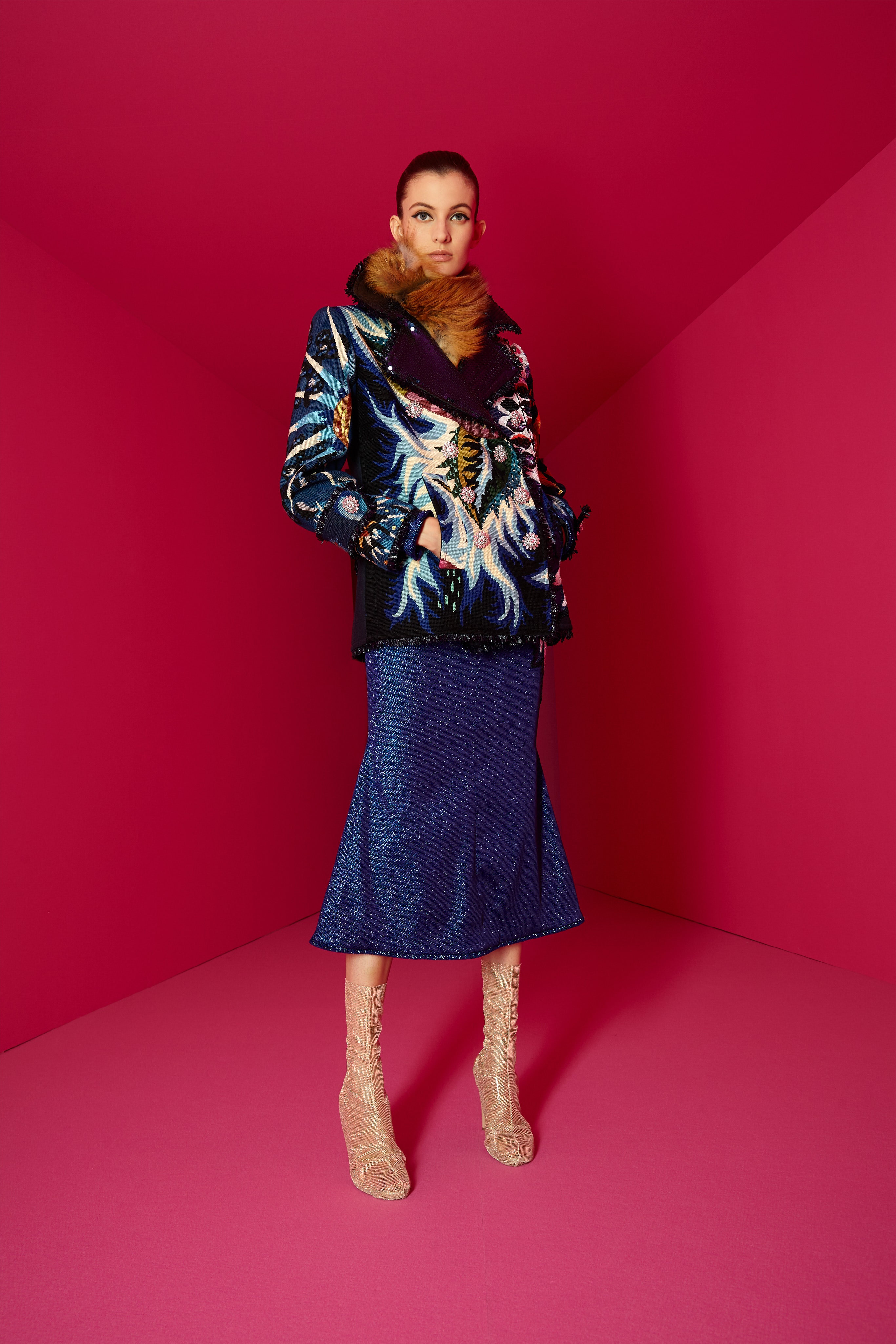أحذية بوت الساق من الأورغانزا اللامعة على طريقة Alexis Mabille
