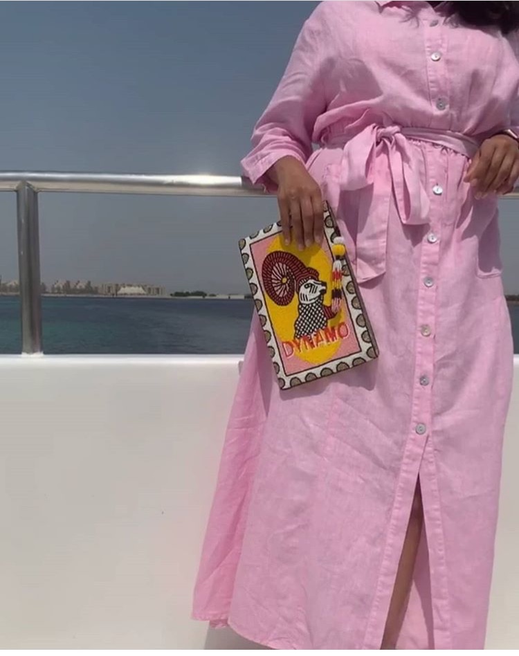 العبايه البينك من الكتان