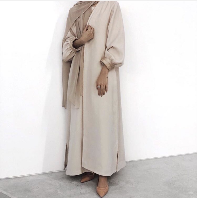  عباية مفتوحة ناعمة من Sequence Abaya