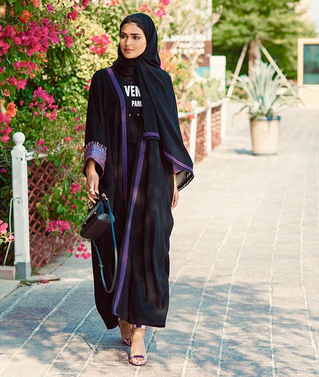 عبايه شيفون كاجوال من حنين الصيفي