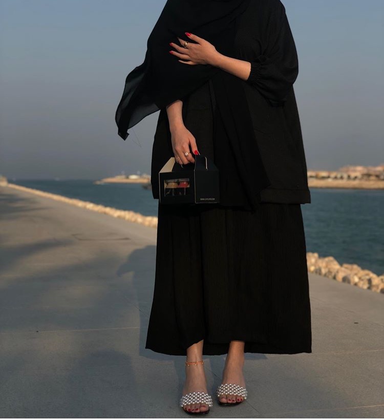 أحذية الميول المطرزة باللؤلؤ