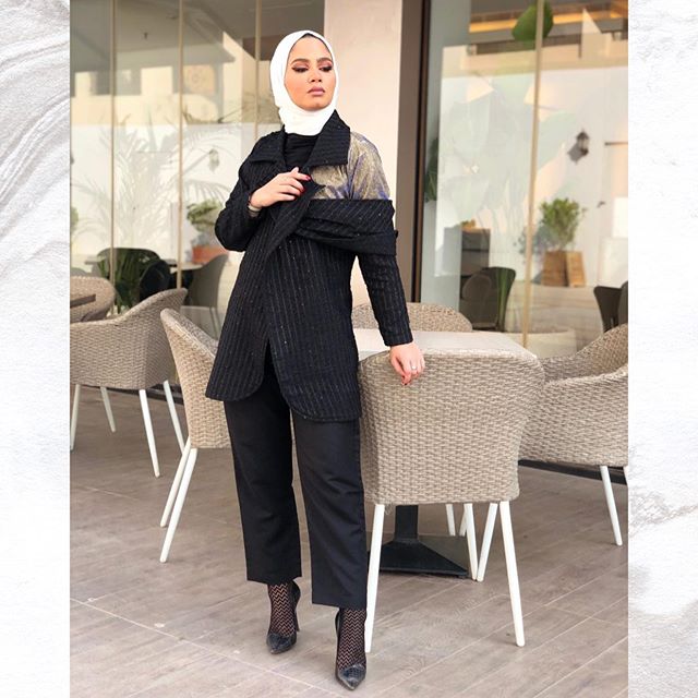 موضة البدل بلمسة جريئة من عائشة الطويلة
