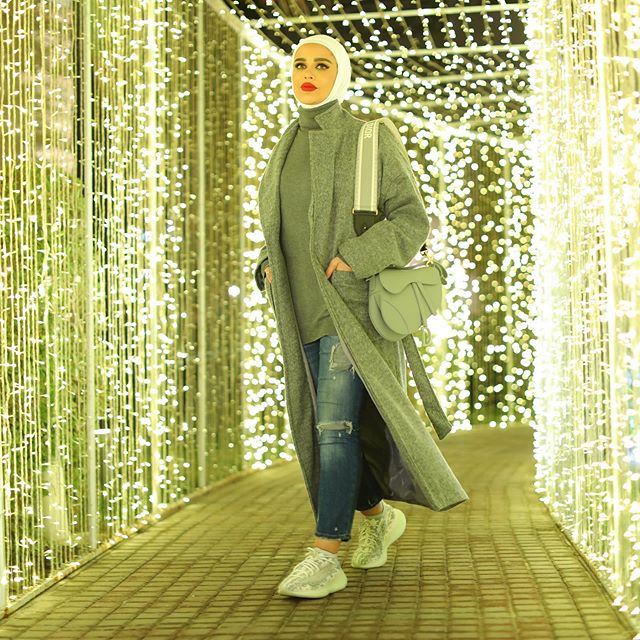 البالطو مع تنسيق كاجوال بأسلوب مرمر محمد