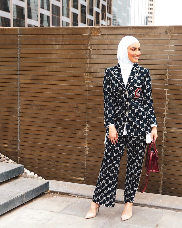 البدل الأنيقة أساسية لاطلالتكِ الرسمية