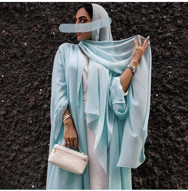 العباية الشيفون بألوان مخملية