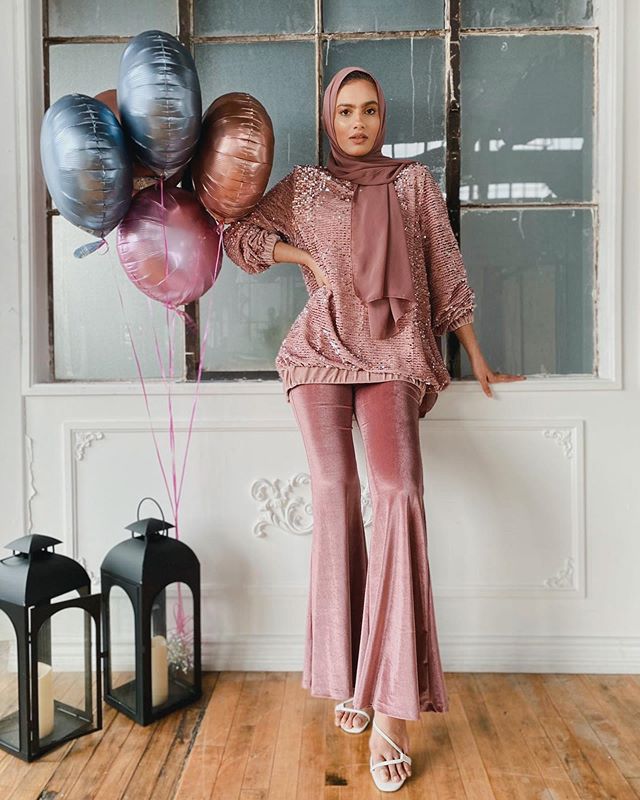 البناطيل الواسعة بلمسة كلاسيكية لسهرات المساء من الفاشينيستا ظهيرة