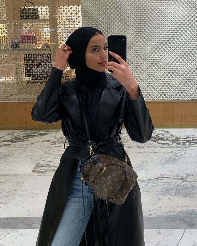 الجاكيت الجلد من خولة بوديمشلي