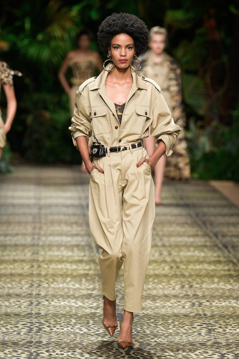 الجمبسوت الواسع المستوحى من أجواء السفاري بعروض Dolce & Gabbana