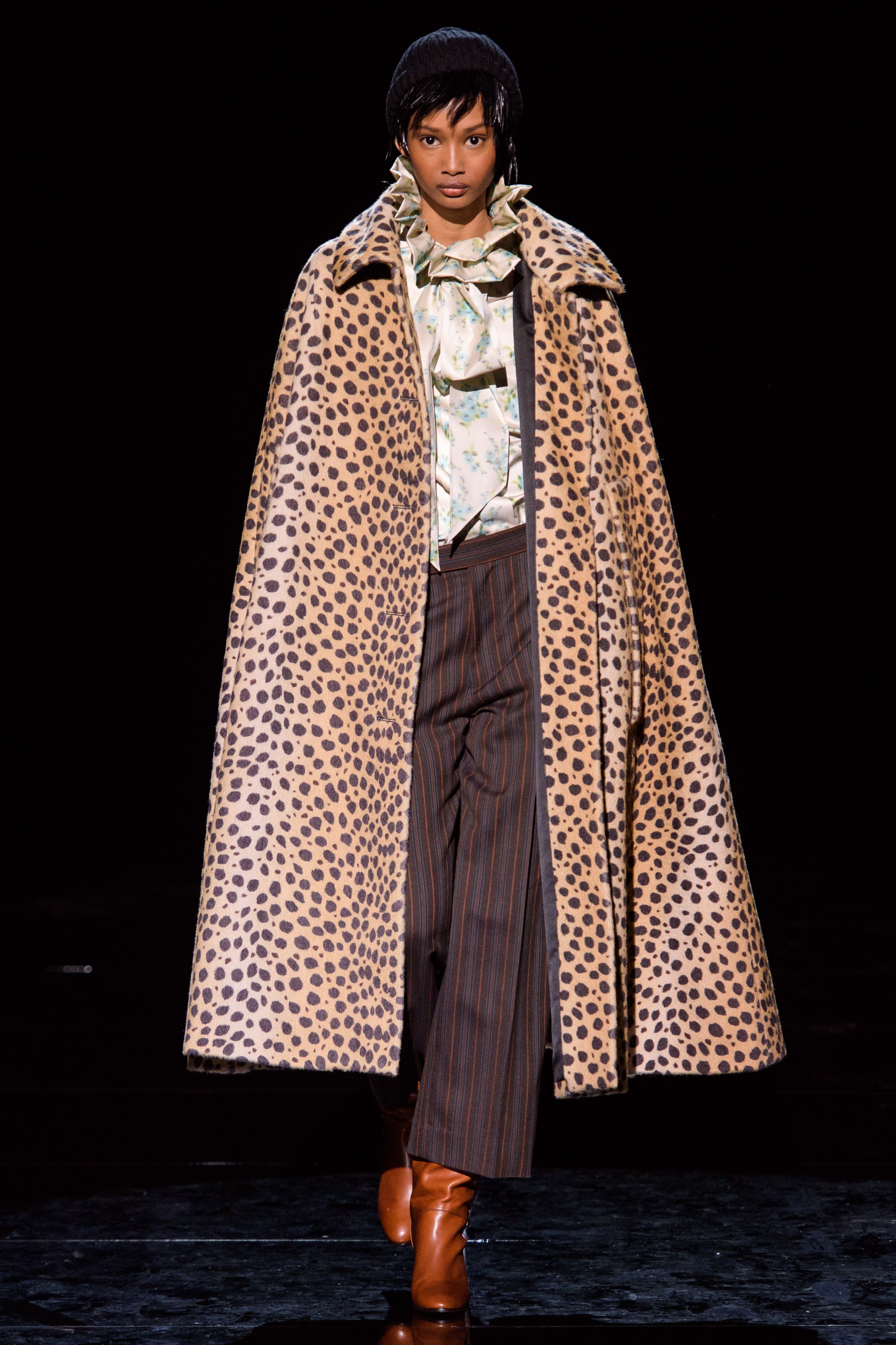 المعطف الكاب موضة هذا الشتاء من Marc Jacobs