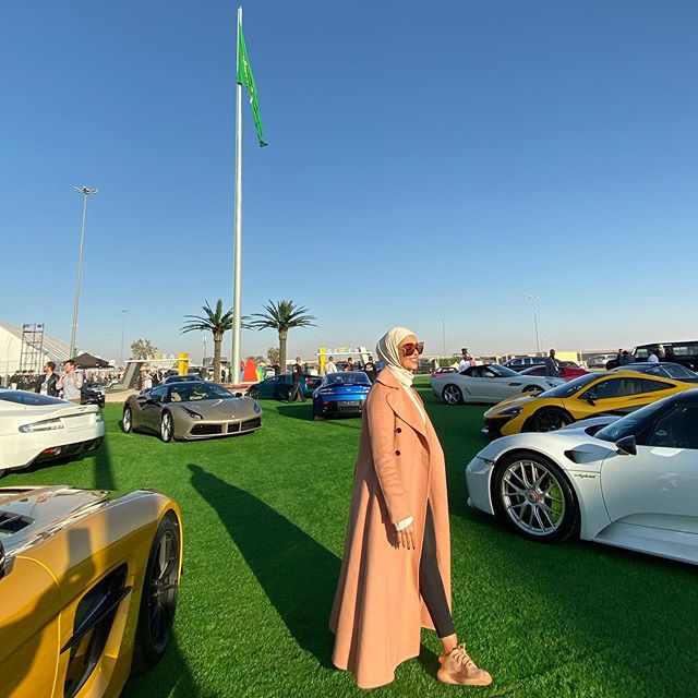 مرمر محمد بالمعاطف الطويلة الكاجوال