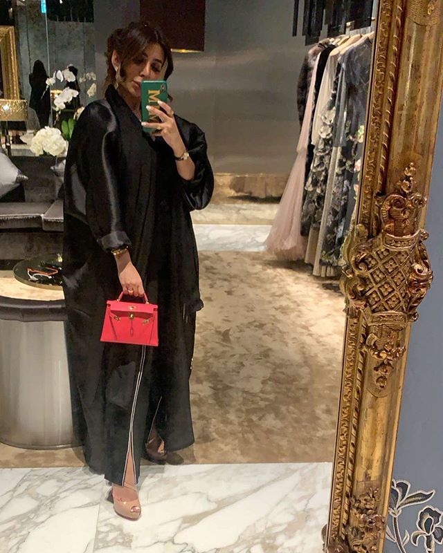 عبايه الأورجانزا المفتوحة