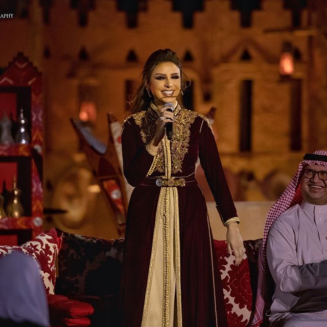 القفطان الأحمر العنبي من أنغام