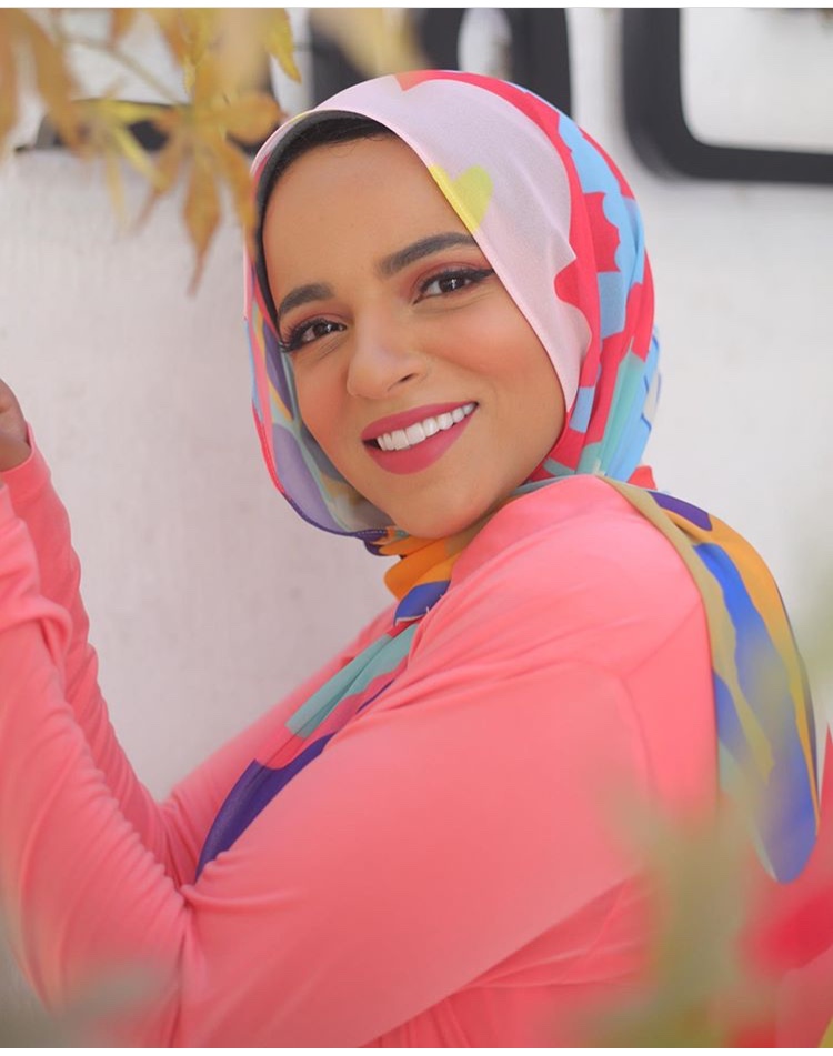 الحجاب المستوحى من علبة الألوان