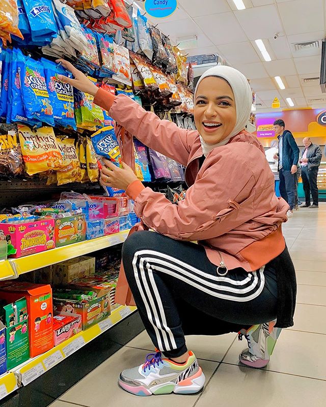 الجاكيت المنفوخ القصير بلمسة أنثوية