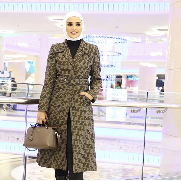 المعطف الطويل الفخم من سندس القطان