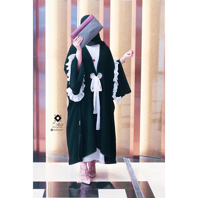 عبايه مع رباط الخصر الواسع