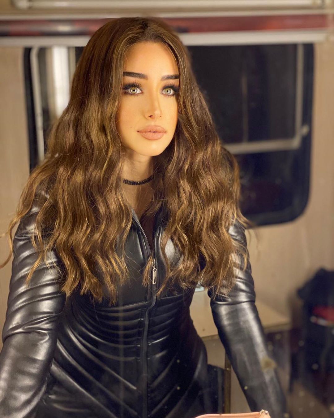 هنا الزاهد