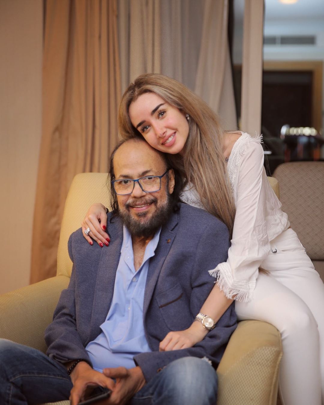 هنا الزاهد