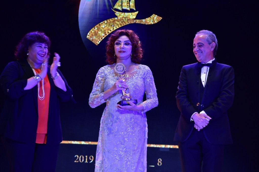 نبيلة عبيد