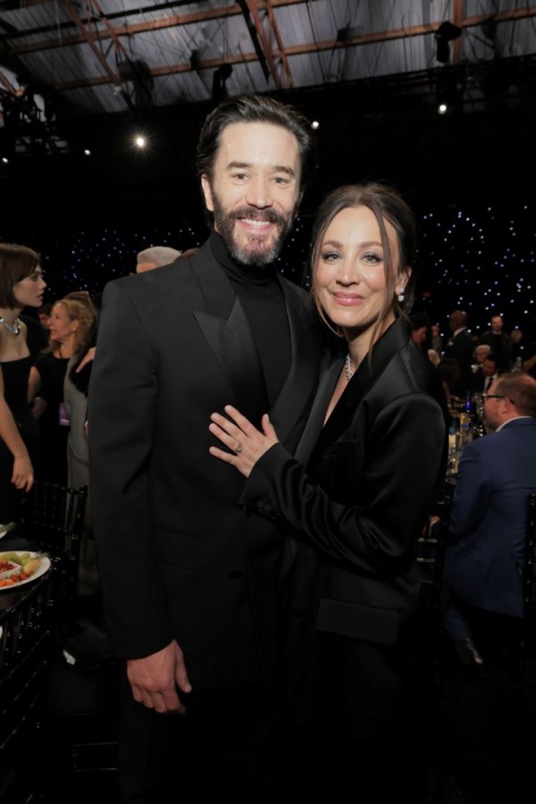 توم بيلفري Tom Pelphrey وكالي كوكو Kaley Cuoco في حفل توزيع جوائز اختيار النقاد 2026. مصدر الصورة: Rodin Eckenroth/GA/The Hollywood Reporter via Getty Images