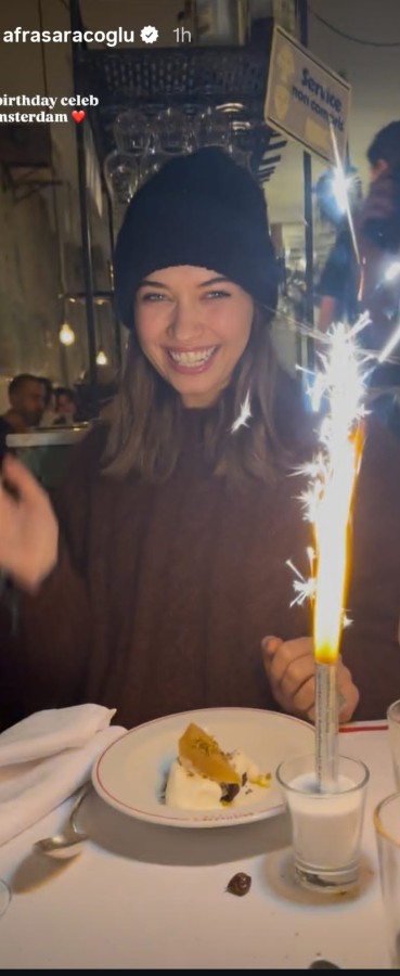 عفراء ساراتش أوغلو تحتفل بيوم ميلادها في أمستردام- الصورة من ستوري حسابها في إنستغرام