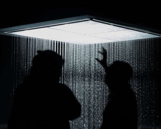 نور الرياض تستقطب آلاف المهتمين والطلاب والهواة