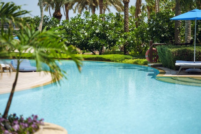 حوض سباحة خارجي